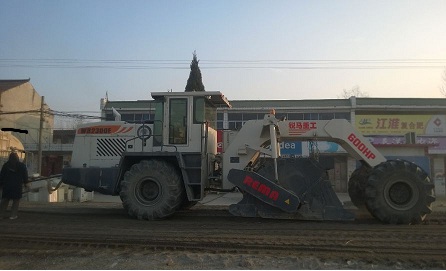 WR2300E，安徽壽縣水穩(wěn)冷再生