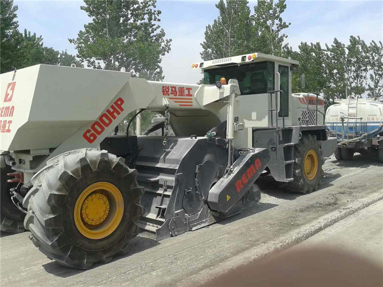 WR2300V，河南淮陽(yáng)S206省道施工